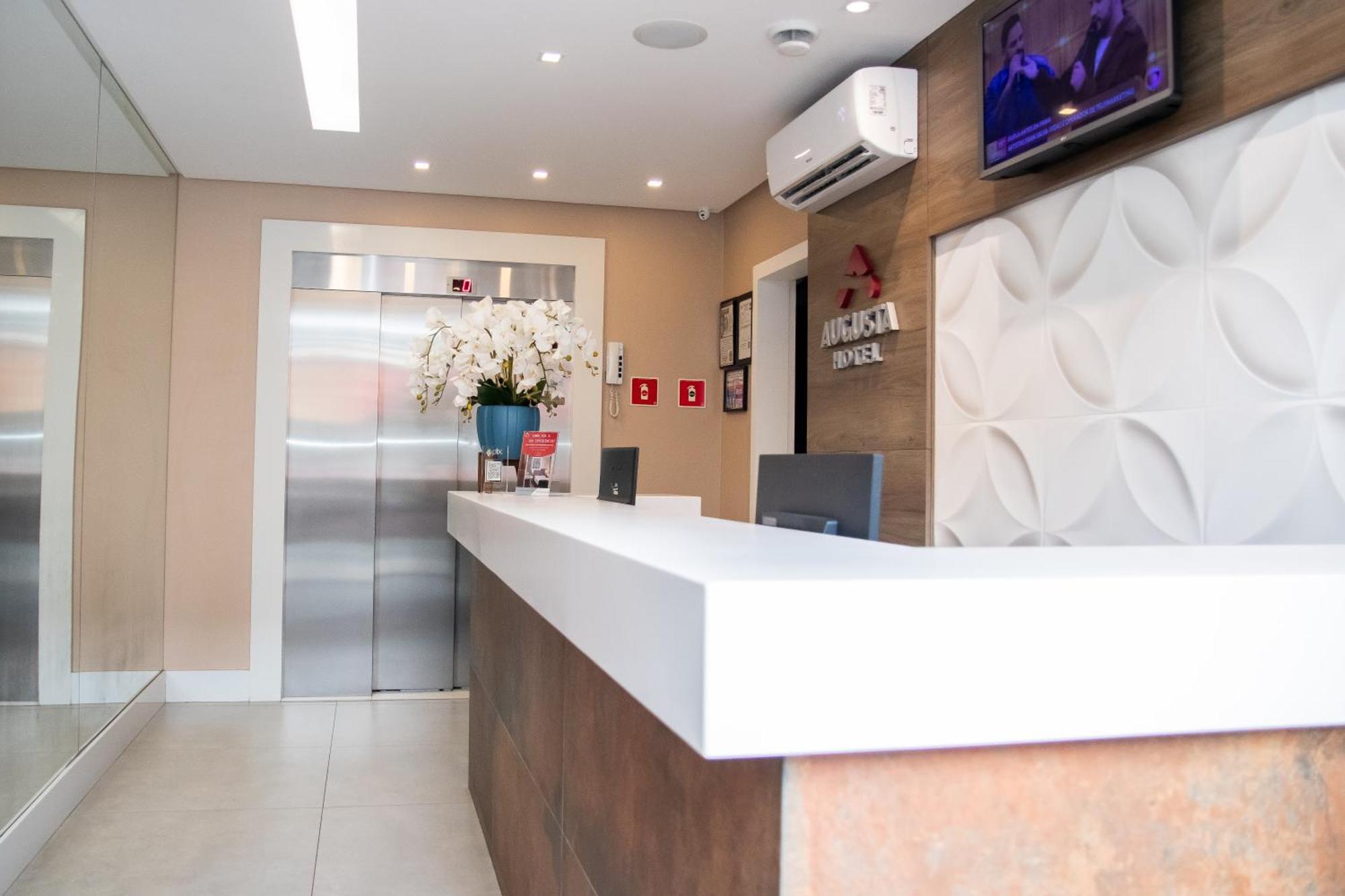 Augusta Hotel João Neiva Esterno foto